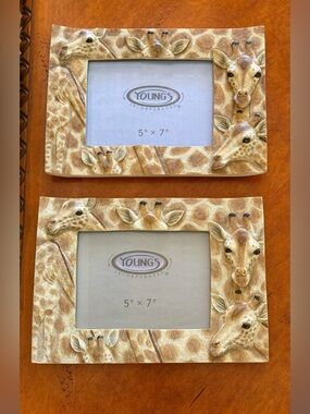 Vintage 3D Giraffe Picture Frames 5" x 7" - Set of 2